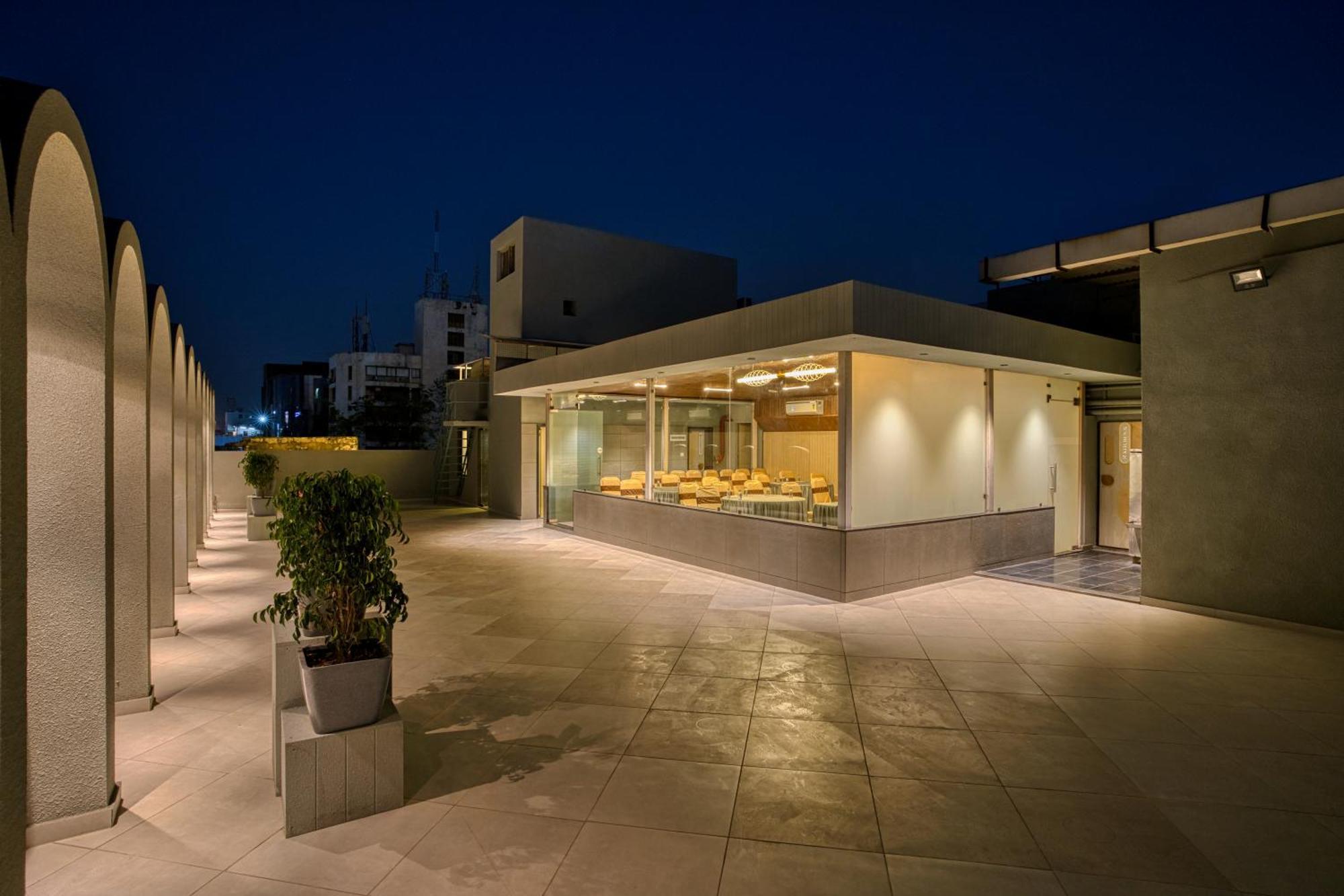 Exora Inn アーメダバード エクステリア 写真