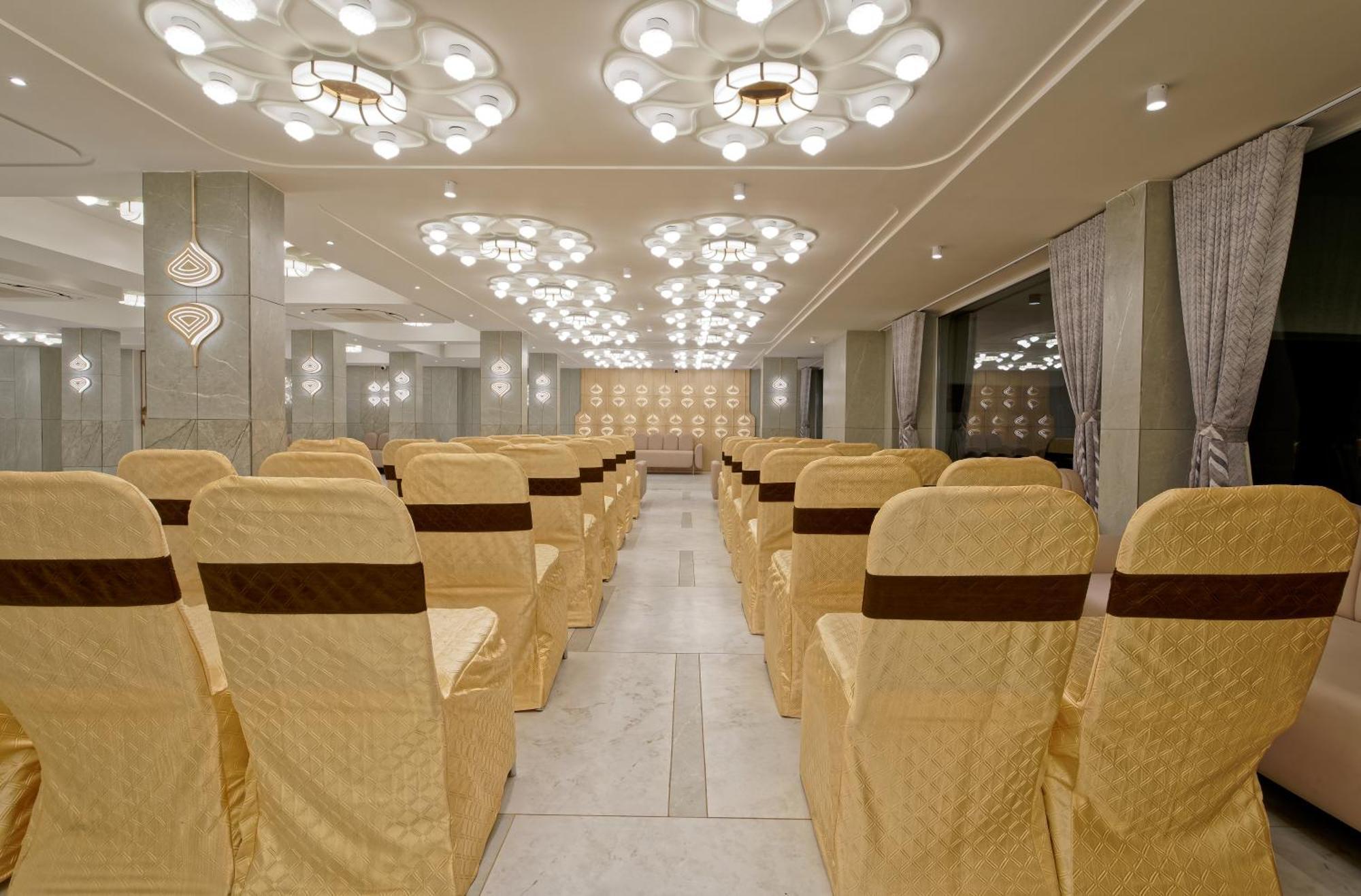 Exora Inn アーメダバード エクステリア 写真