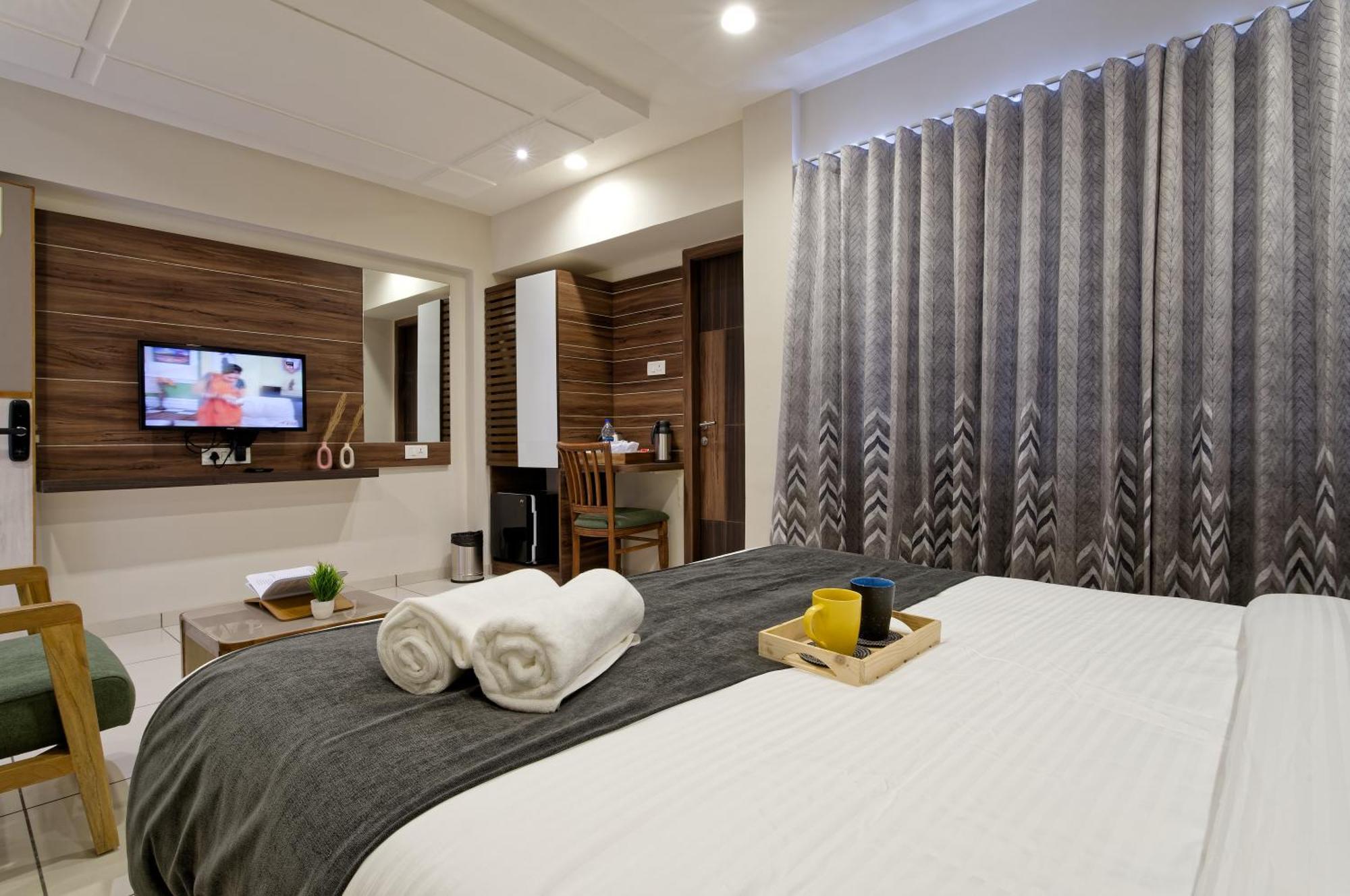 Exora Inn アーメダバード エクステリア 写真