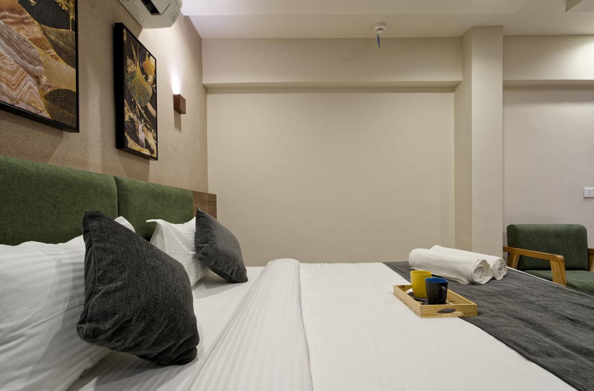 Exora Inn アーメダバード エクステリア 写真