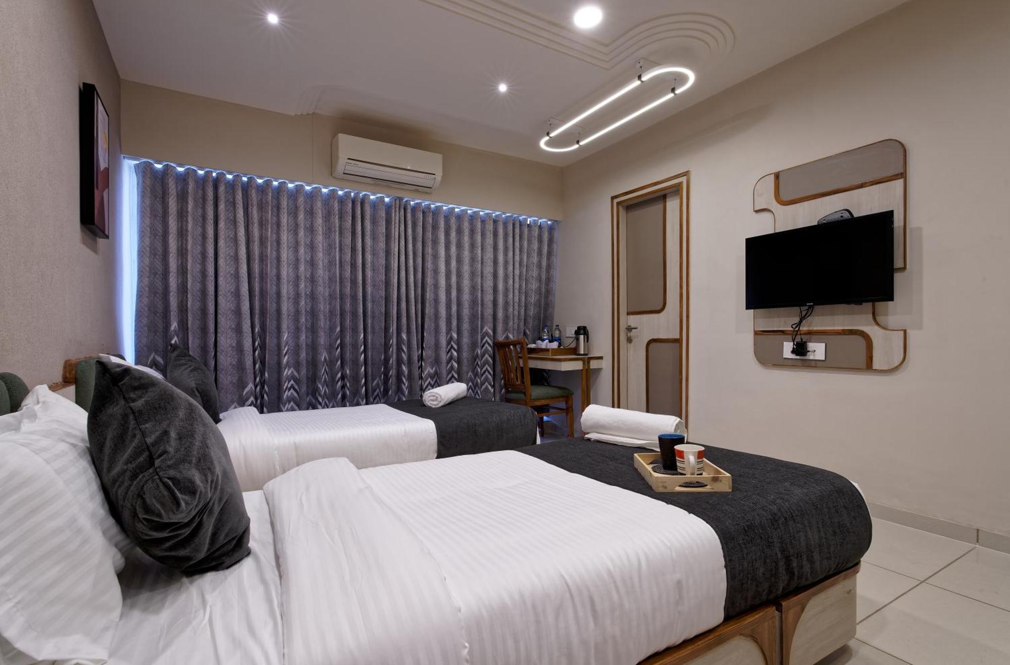 Exora Inn アーメダバード エクステリア 写真