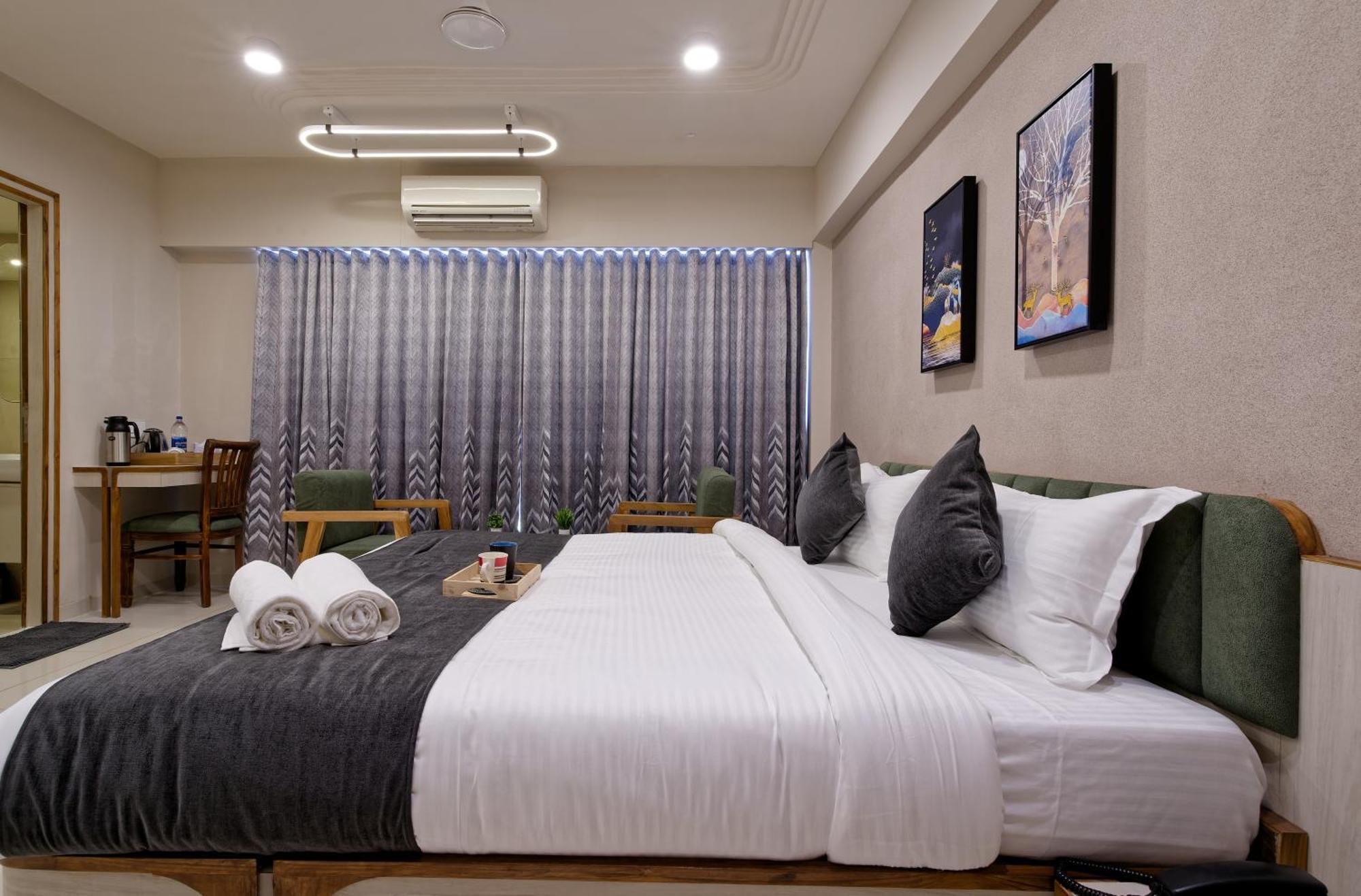 Exora Inn アーメダバード エクステリア 写真